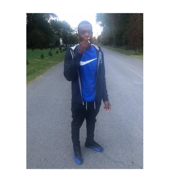 Meet your Posher, Bobby - Picture 1 of 1